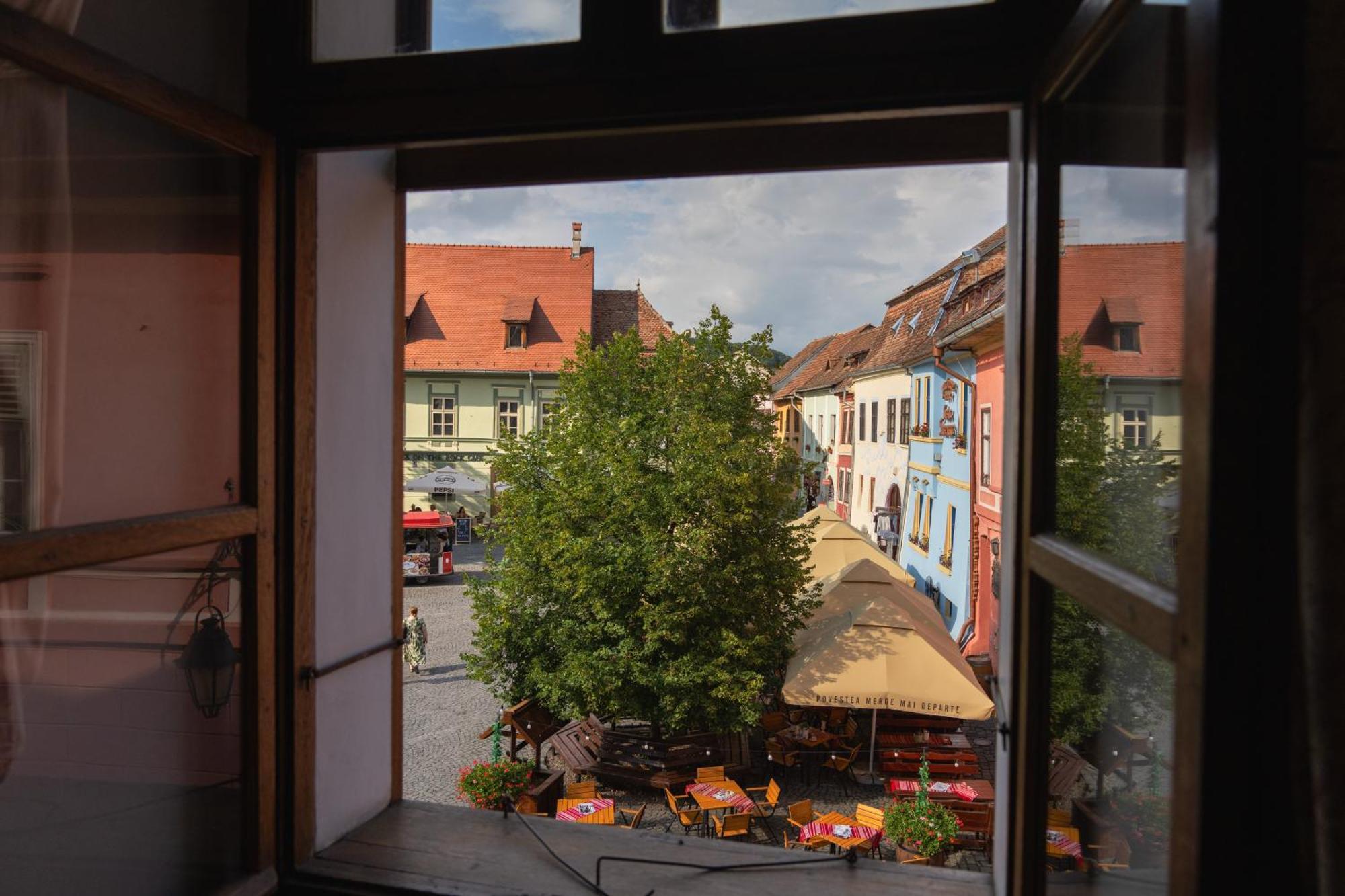 Hotel Casa Cu Cerb à Sighişoara Extérieur photo